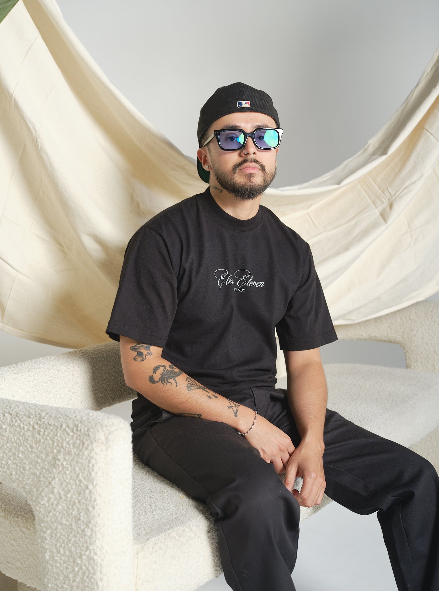 ELEVEN ELEVEN OVERSIZED TEE (BLACK)